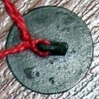 Rückseite eines Originals des Knopfmodells vom 21. Februar 1793, Durchmesser etwa 15 mm