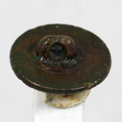 Seitenansicht eines Originals des Knopfmodells von 1803, Lager bei Zeist, Durchmesser 16,6 mm